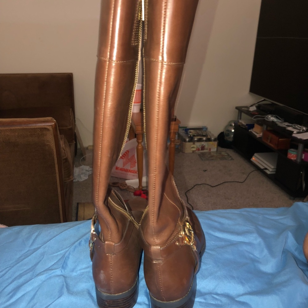 Boots - Picture 4 of 4
